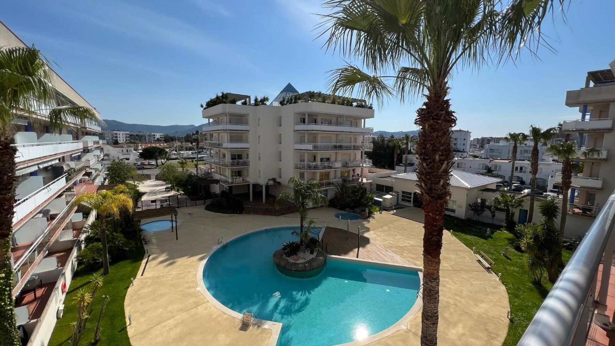 Bonito Piso En Con Piscina Y Parking Apartamento *