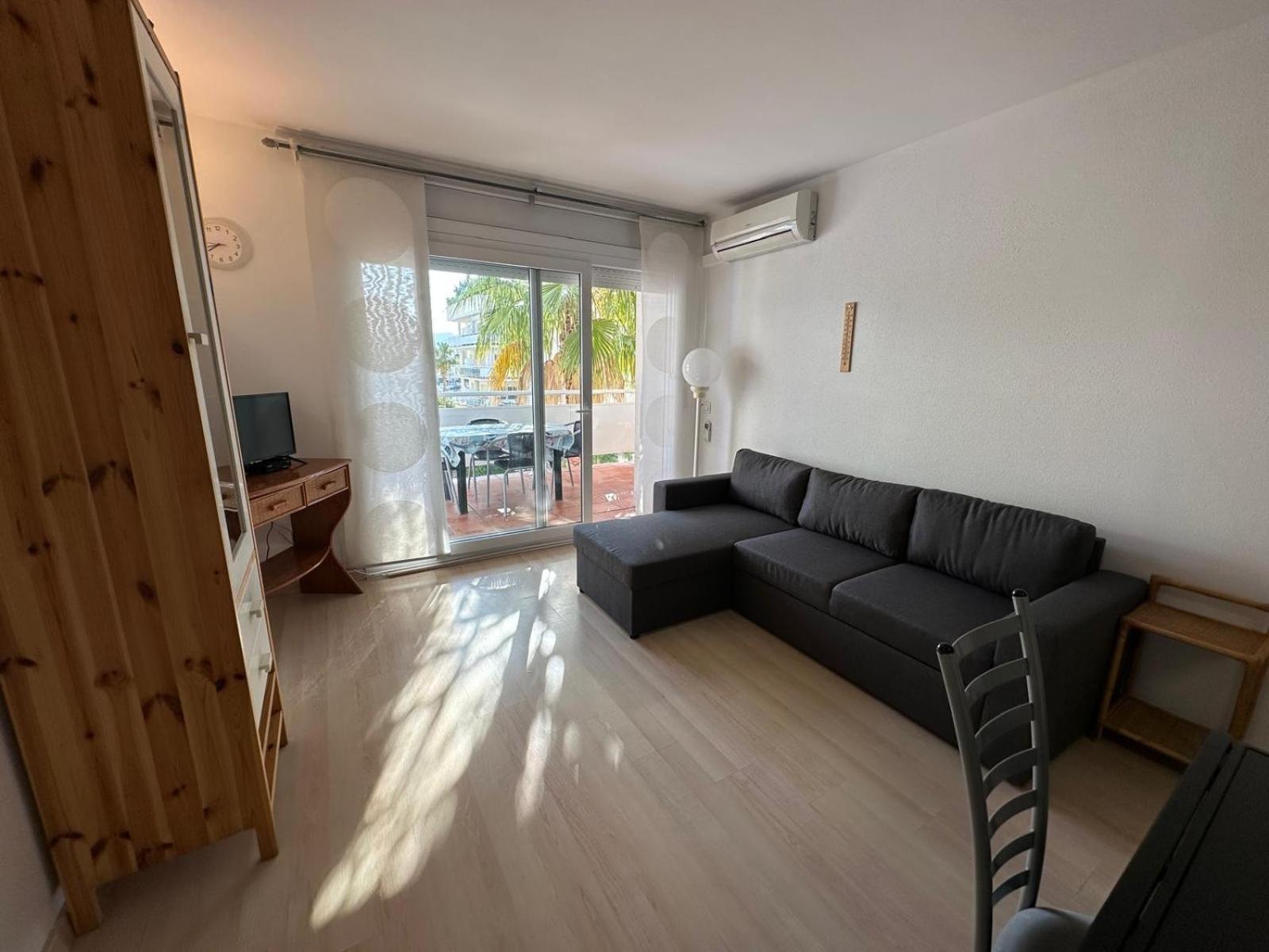 Apartamento Bonito Piso En Con Piscina Y Parking Rosas