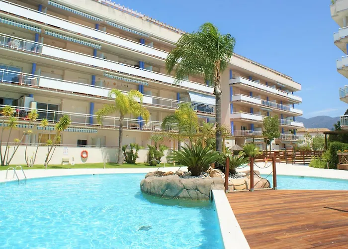 Bonito Piso En Roses Con Piscina Y Parking Av-66