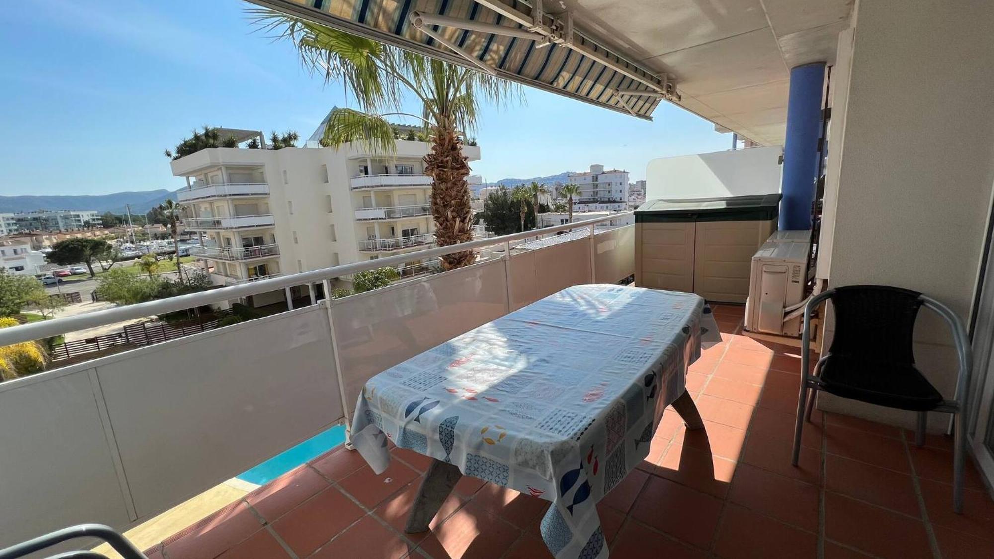 Bonito Piso En Con Piscina Y Parking Av-66 * Roses