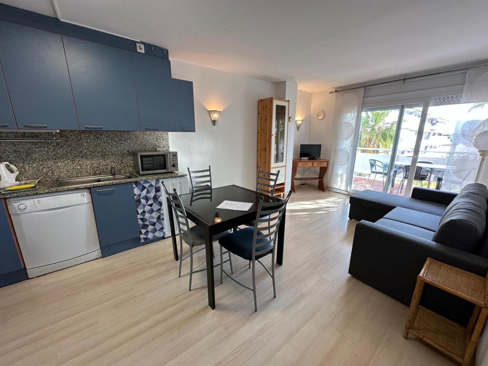 Apartment Bonito Piso En Con Piscina Y Parking Av-66 Roses